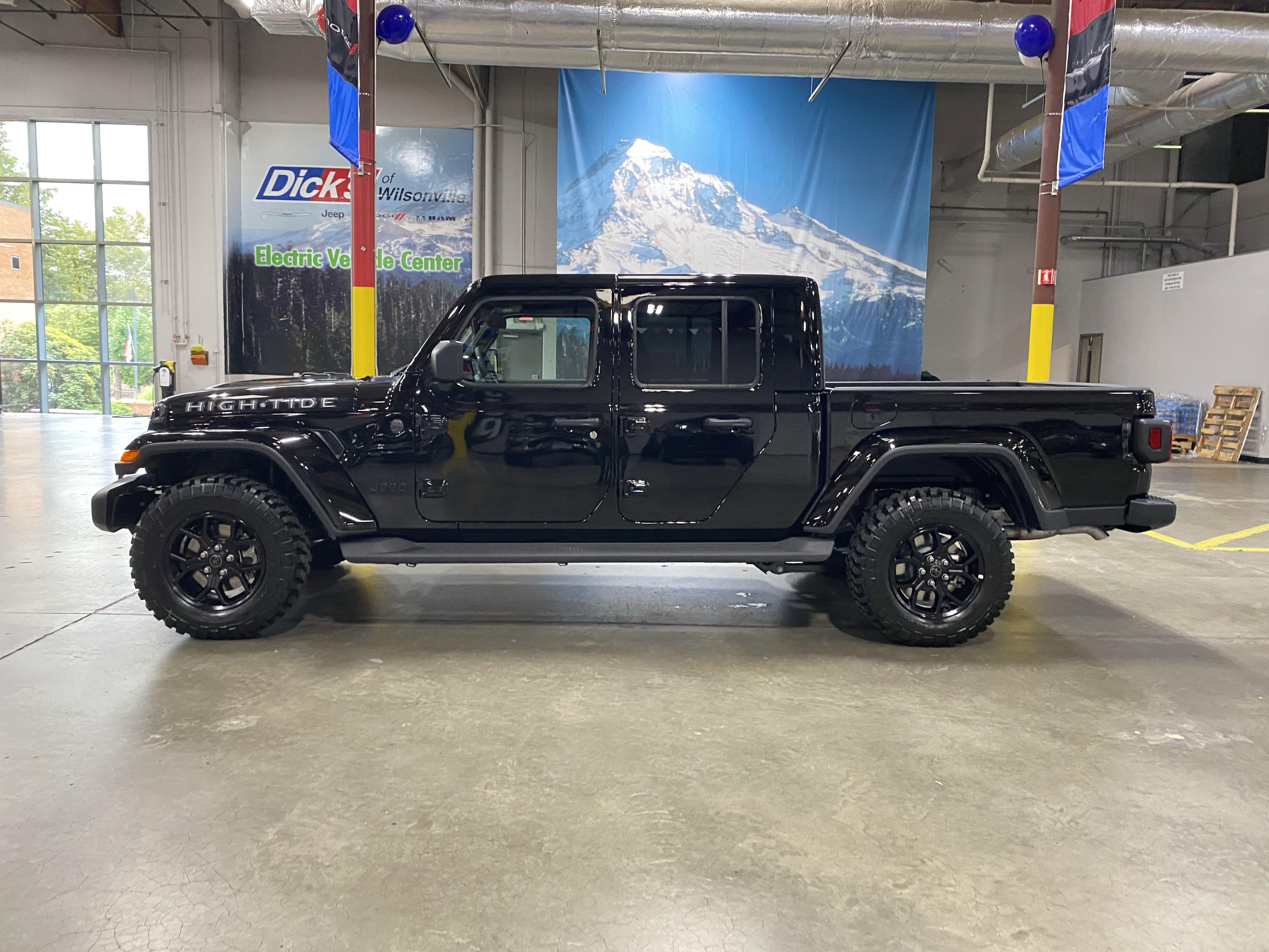 2025 Jeep Gladiator High Tide