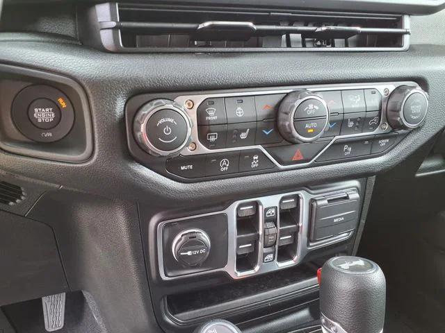 2025 Jeep Wrangler 4-Door Summit 4x4