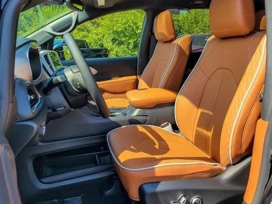 2026 Chrysler Pacifica Pinnacle AWD