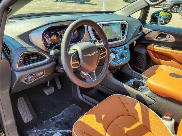 2026 Chrysler Pacifica Pinnacle AWD