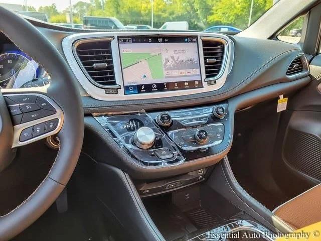 2026 Chrysler Pacifica Pinnacle AWD