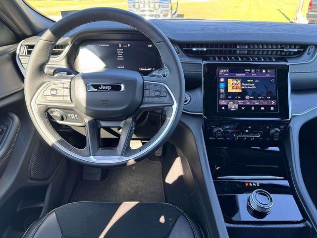 2025 Jeep Grand Cherokee GRAND CHEROKEE L ALTITUDE 4X4