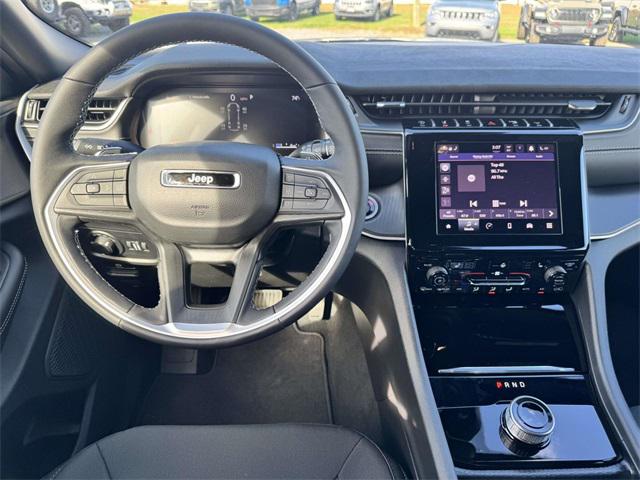 2025 Jeep Grand Cherokee GRAND CHEROKEE L LAREDO 4X4 2025 Jeep Grand Cherokee GRAND CHEROKEE L LAREDO 4X4