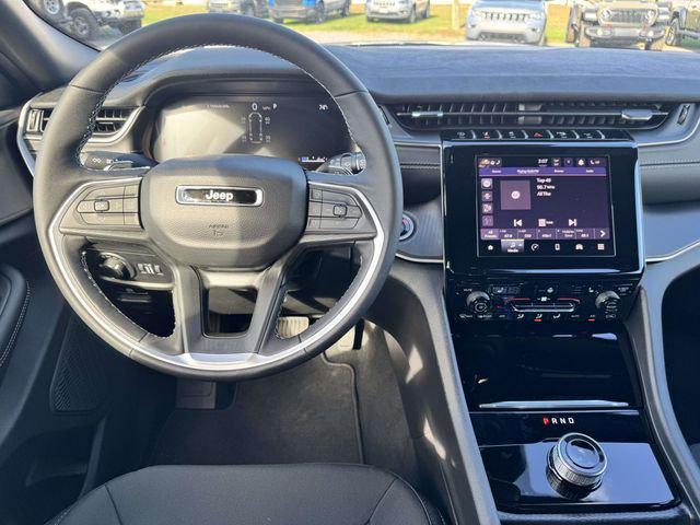 2025 Jeep Grand Cherokee GRAND CHEROKEE L LAREDO 4X4 2025 Jeep Grand Cherokee GRAND CHEROKEE L LAREDO 4X4