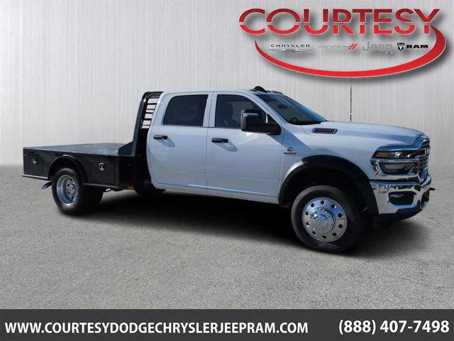 2026 RAM Ram 5500 Chassis Cab RAM 5500 TRADESMAN CHASSIS CREW CAB 4X4 60 CA