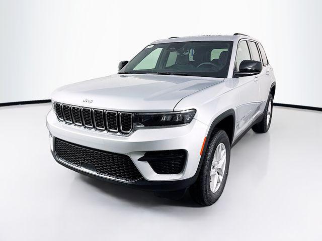 2025 Jeep Grand Cherokee GRAND CHEROKEE LAREDO X 4X4 2025 Jeep Grand Cherokee GRAND CHEROKEE LAREDO X 4X4