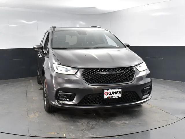 2022 Chrysler Pacifica Limited AWD