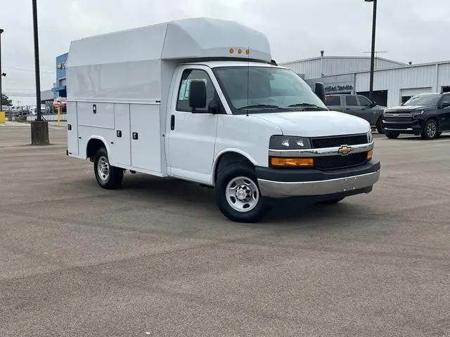 2025 Chevrolet Express Cutaway Work Van