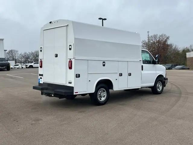 2025 Chevrolet Express Cutaway Work Van