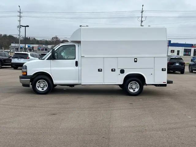 2025 Chevrolet Express Cutaway Work Van