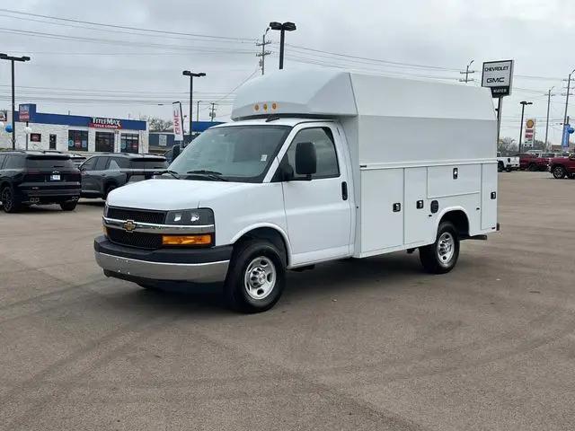 2025 Chevrolet Express Cutaway Work Van