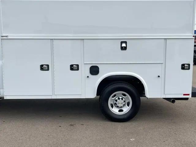 2025 Chevrolet Express Cutaway Work Van