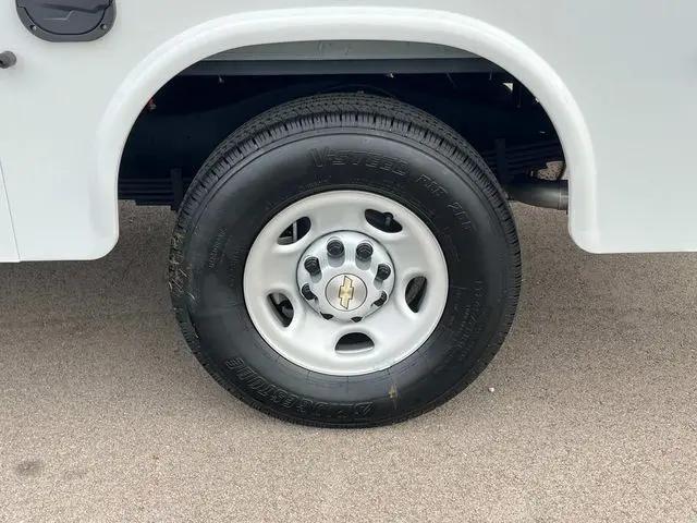 2025 Chevrolet Express Cutaway Work Van