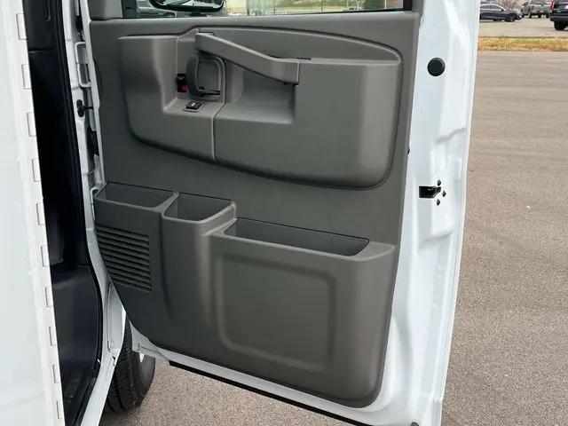 2025 Chevrolet Express Cutaway Work Van