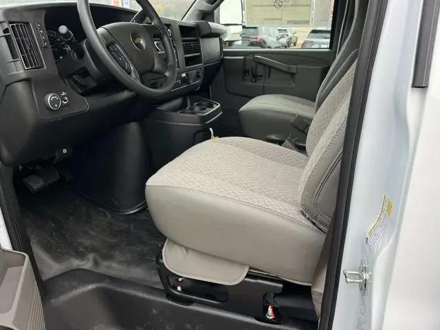 2025 Chevrolet Express Cutaway Work Van
