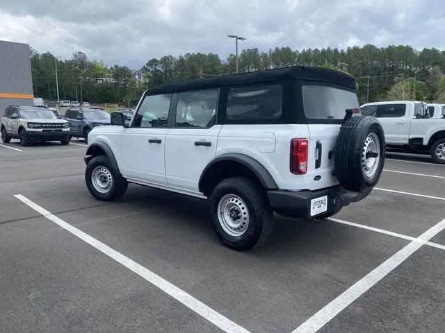 2025 Ford Bronco Base