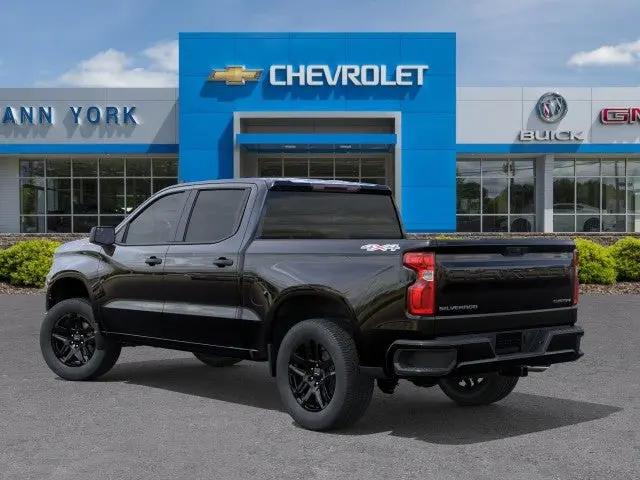 2026 Chevrolet Silverado 1500 4WD Crew Cab Short Bed Custom