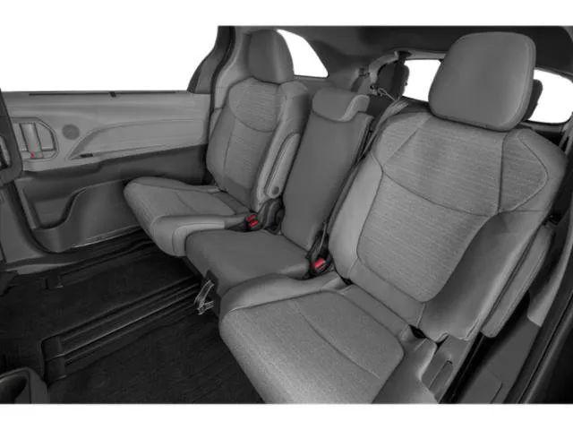 2025 Toyota Sienna LE