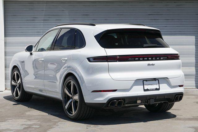 2025 Porsche Cayenne E-Hybrid Turbo