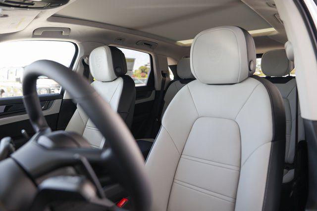 2025 Porsche Cayenne E-Hybrid Turbo