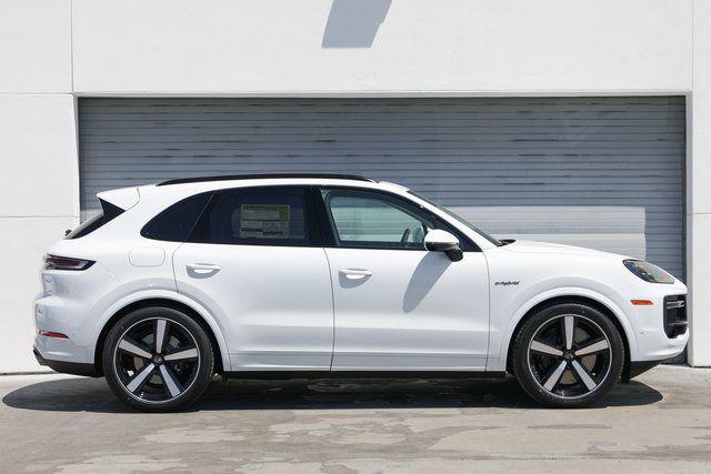 2025 Porsche Cayenne E-Hybrid Turbo