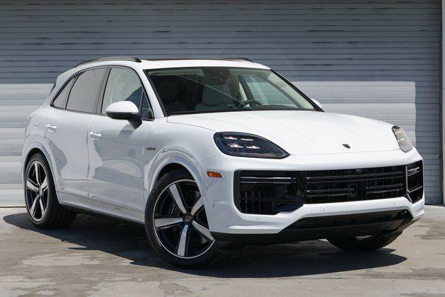 2025 Porsche Cayenne E-Hybrid Turbo