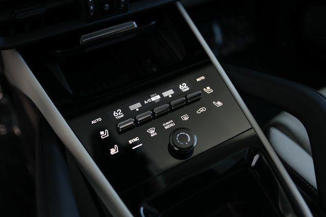 2025 Porsche Cayenne E-Hybrid Turbo