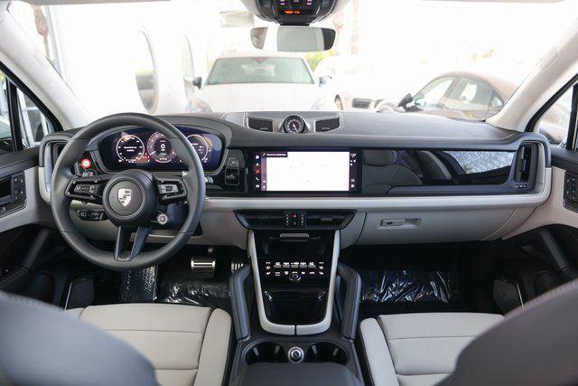 2025 Porsche Cayenne E-Hybrid Turbo