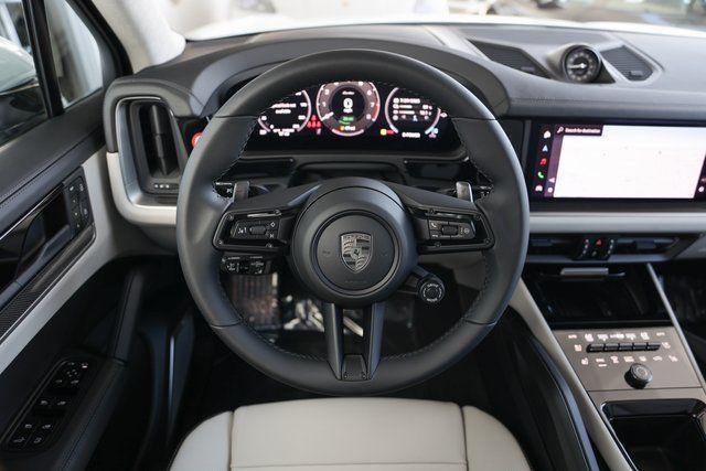 2025 Porsche Cayenne E-Hybrid Turbo
