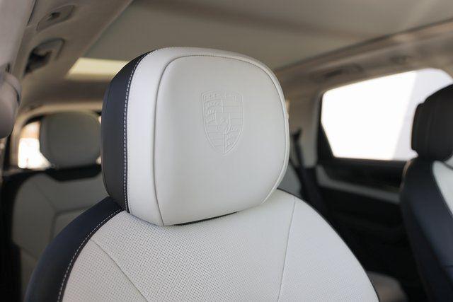 2025 Porsche Cayenne E-Hybrid Turbo