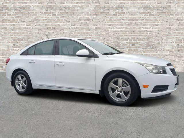 Summit White 2014 Chevrolet Cruze 1LT Sedan FWD Sedan Front-Wheel Drive 6-Speed Automatic Overdrive