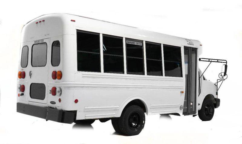 2004 Chevrolet Express Cutaway Base w/C7L/C7N