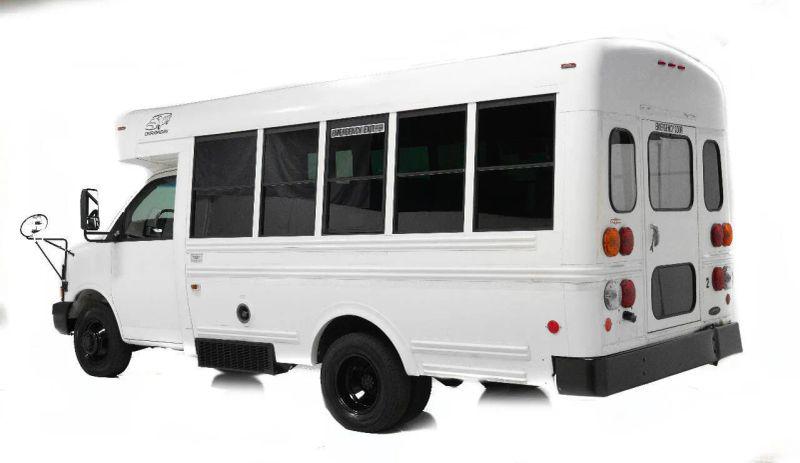 2004 Chevrolet Express Cutaway Base w/C7L/C7N