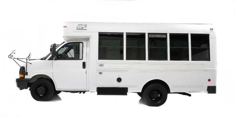 2004 Chevrolet Express Cutaway Base w/C7L/C7N