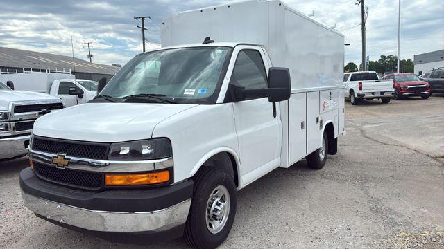 2025 Chevrolet Express Cutaway Work Van