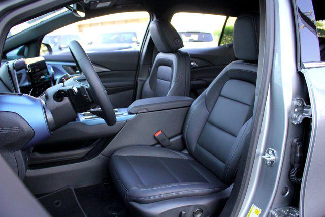 2025 Chevrolet Equinox LT 2