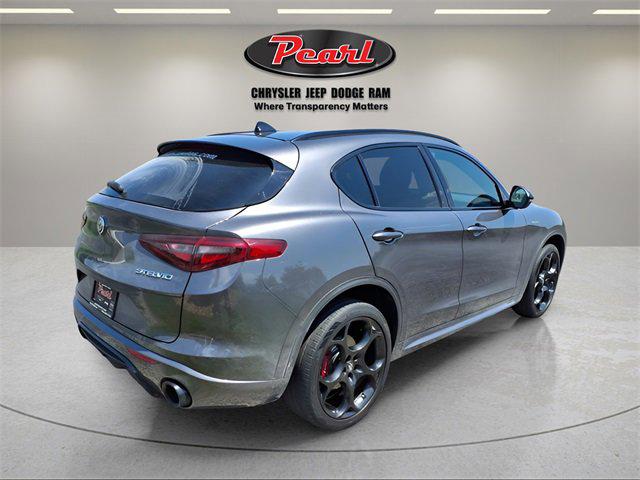 2022 Alfa Romeo Stelvio Veloce Ti AWD 2022 Alfa Romeo Stelvio Veloce Ti AWD