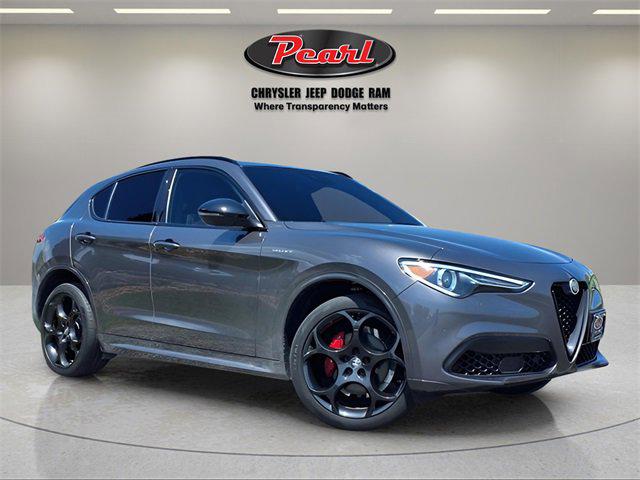 2022 Alfa Romeo Stelvio Veloce Ti AWD 2022 Alfa Romeo Stelvio Veloce Ti AWD