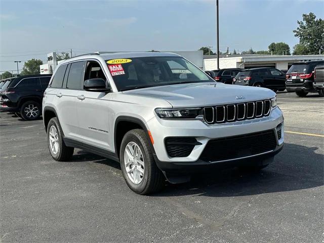 2023 Jeep Grand Cherokee Laredo 4x4
