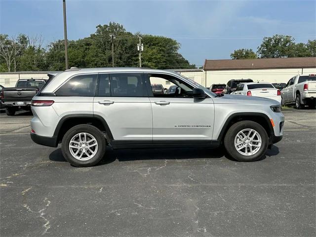 2023 Jeep Grand Cherokee Laredo 4x4