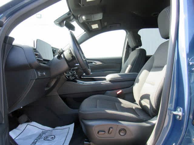 2025 Chevrolet Traverse AWD LT