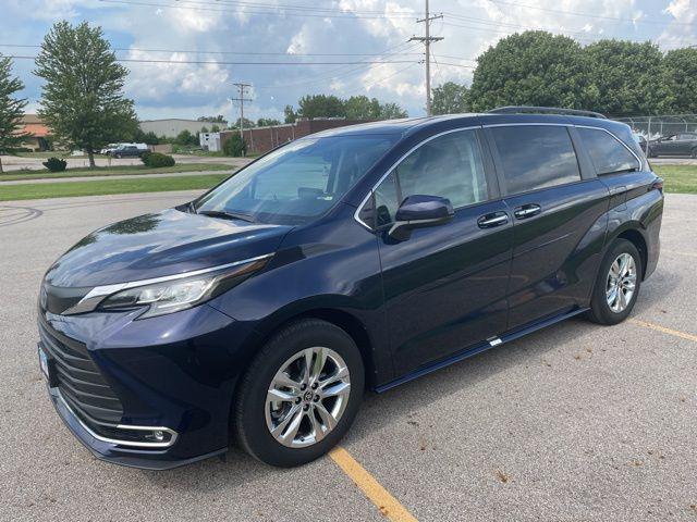 2022 Toyota Sienna XLE