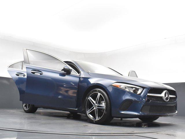 2022 Mercedes-Benz A 220 4MATIC