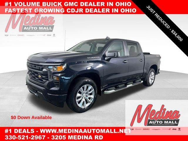 2022 Chevrolet Silverado 1500 4WD Crew Cab Short Bed Custom