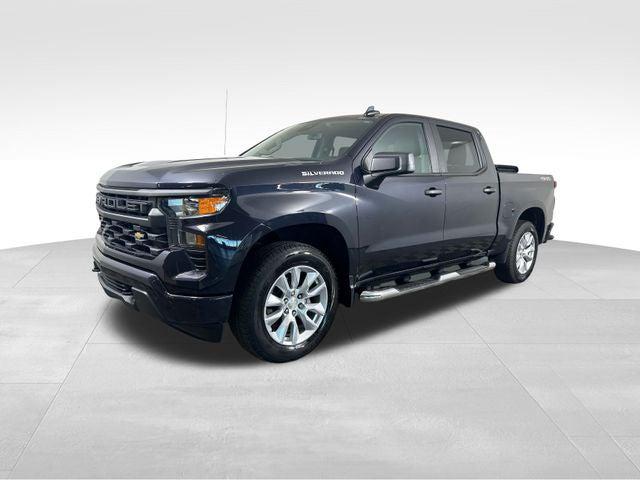 2022 Chevrolet Silverado 1500 4WD Crew Cab Short Bed Custom