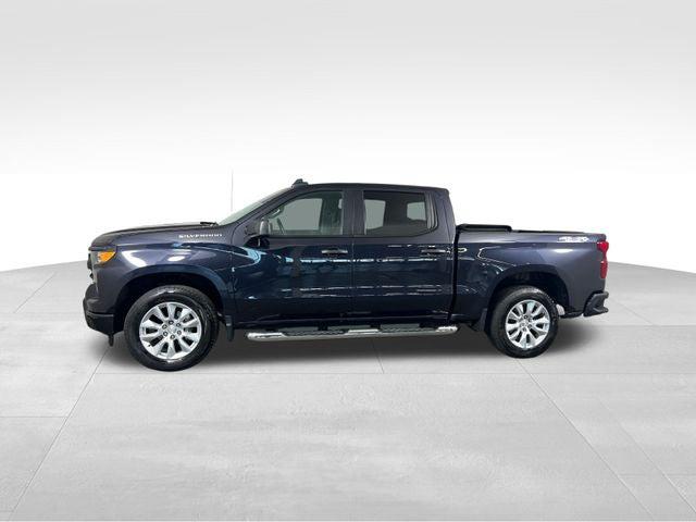 2022 Chevrolet Silverado 1500 4WD Crew Cab Short Bed Custom