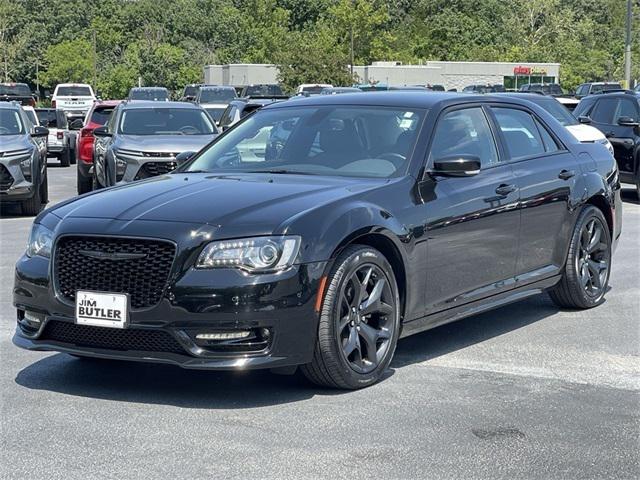 2022 Chrysler 300 Touring L