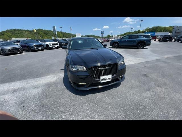 2022 Chrysler 300 Touring L