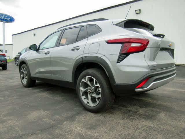 2025 Chevrolet Trax FWD LT