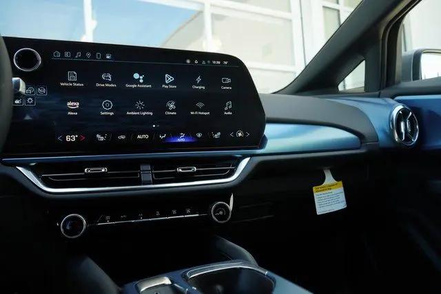 2025 Chevrolet Equinox LT 2